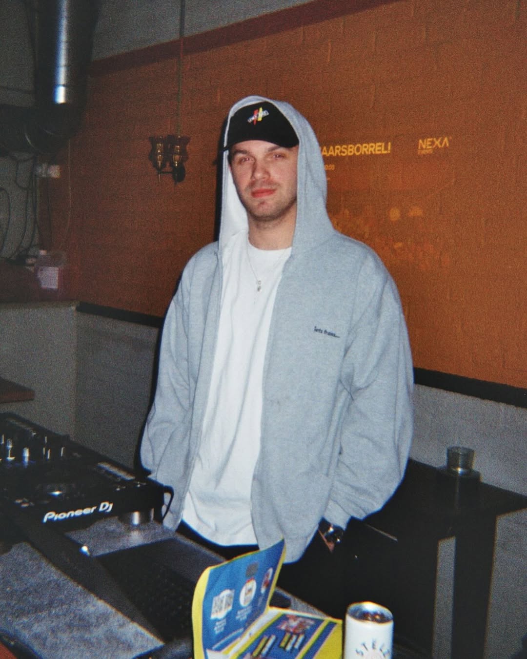 Jimi Jua at a club event